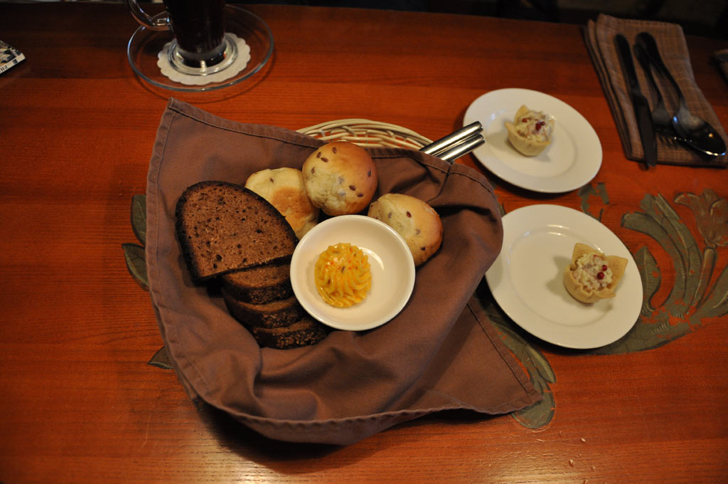 Хлебная тарелка в ресторане Salve в Риге