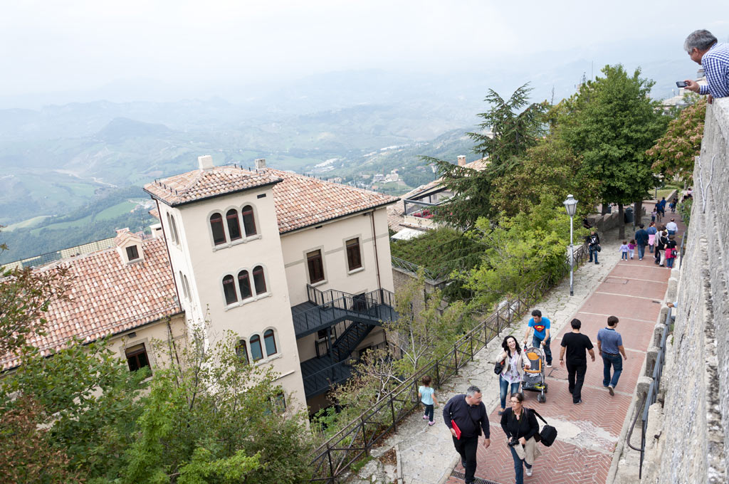 Вид со смотровой площадки в Сан Марино