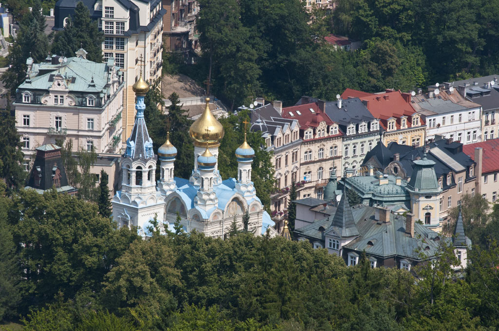 Вид на русскую церковь с холма "Диана"