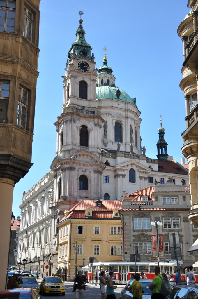 Здания на улицах Праги