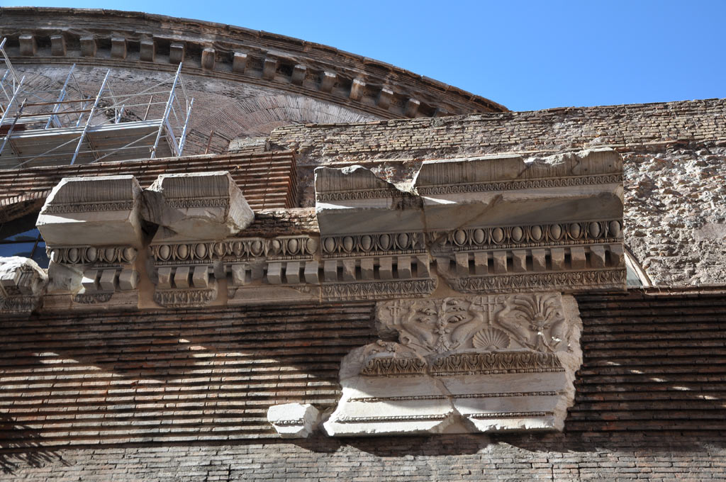 Обломки фасада Римского Пантеона