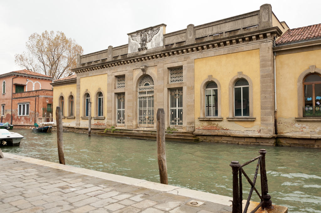 Фасад здания в Венеции